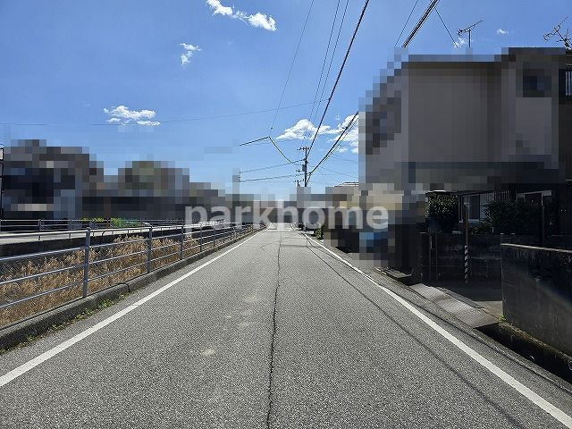 【前面道路含む現地写真】の画像