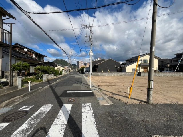 【前面道路含む現地写真】の画像