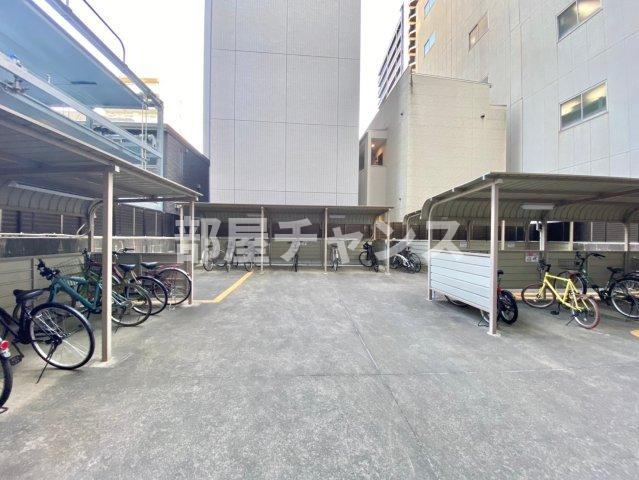 アイン橘の駐車場