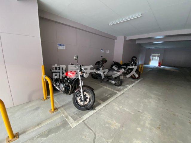 アイン橘の駐車場