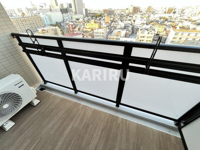 ソルテラス大阪城東のバルコニー|お洗濯にも便利なバルコニー付き
