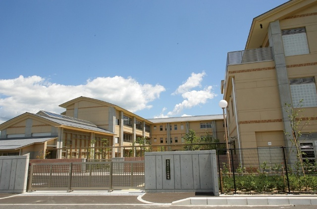 太陽ヶ丘の周辺|小学校「精華町立川西小学校まで808m」