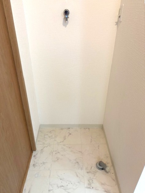 ◆令和３年９月リフォーム済みの美宅◆設備満載のロフト付き３ＬＤＫ住宅◆城陽市富野西垣内の洗面所|洗濯機置き場