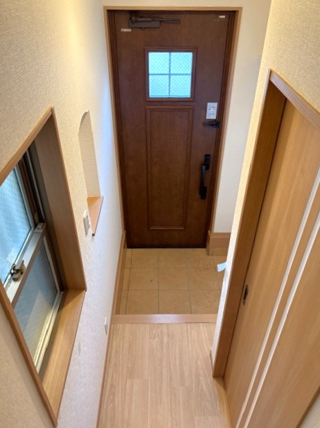 ◆令和３年９月リフォーム済みの美宅◆設備満載のロフト付き３ＬＤＫ住宅◆城陽市富野西垣内の玄関|玄関