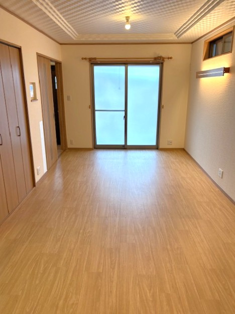 ◆令和３年９月リフォーム済みの美宅◆設備満載のロフト付き３ＬＤＫ住宅◆城陽市富野西垣内の居間・リビング|リビング