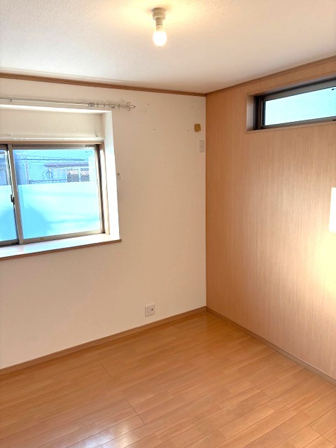 ◆令和３年９月リフォーム済みの美宅◆設備満載のロフト付き３ＬＤＫ住宅◆城陽市富野西垣内の洋室|洋室７帖(西側)