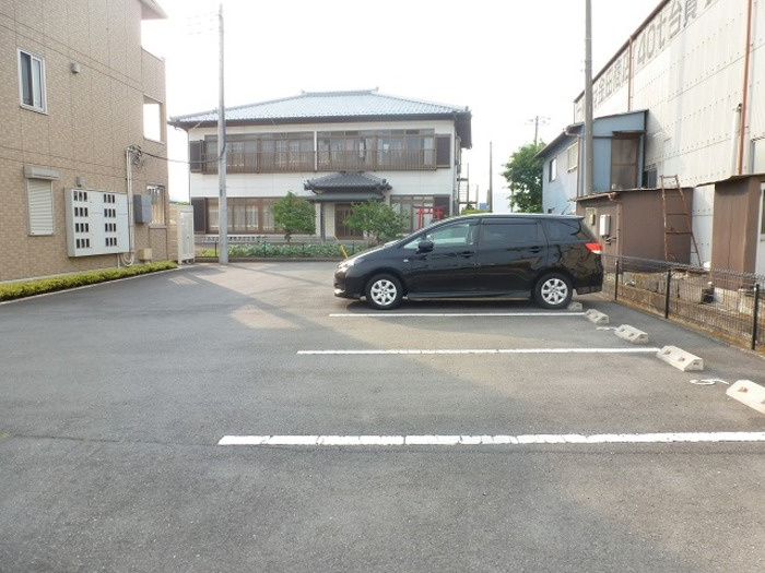 エテルノの駐車場