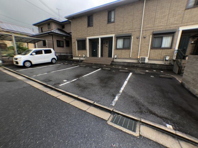 サル　ドセジュールの駐車場