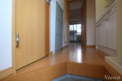 【玄関】 | LIBERTY COURT | ゆったりとした玄関です