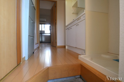 【玄関】 | LIBERTY COURT | ゆったりとした玄関です