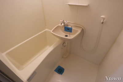 【浴室】 | LIBERTY COURT | ゆったり過ごせるお風呂です