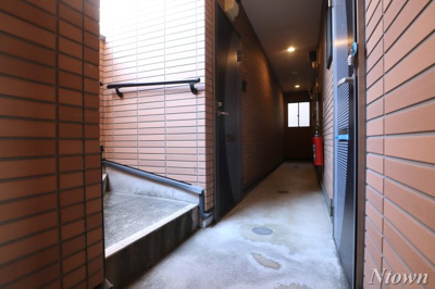 【ロビー】 | LIBERTY COURT | 建物の内部です