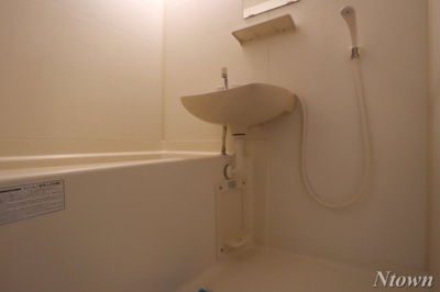 【浴室】 | LIBERTY COURT | きれいなお風呂です