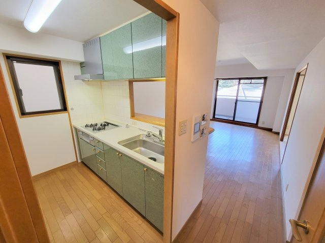 ローレルスクエア登美ヶ丘第Ⅰ期1番館の居間・リビング