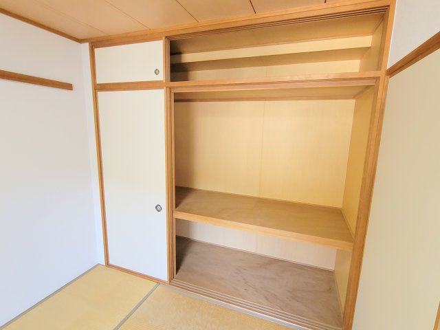 ローレルスクエア登美ヶ丘第Ⅰ期1番館の収納