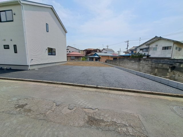 新築　桐生市元宿町第1　クレイドルガーデン　１号棟　の駐車場|現地写真　駐車スペースは並列2台+1台分可能です！
