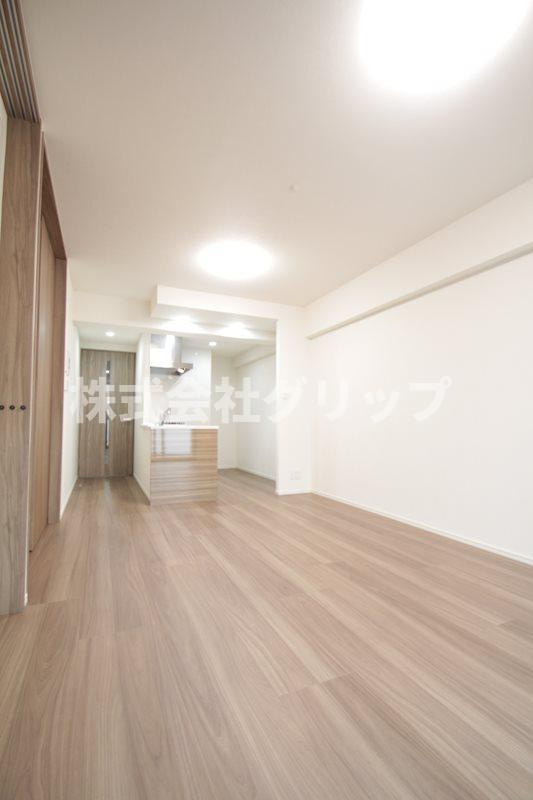 ディームス横濱青木町の居間・リビング