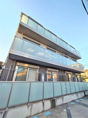 積水ハウス施工のオートロック付物件です