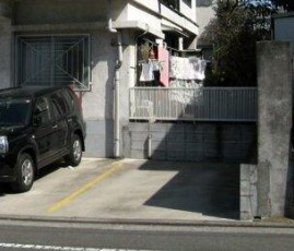 【駐車場】