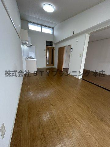 仲介手数料０円！シャトー樹里の居間・リビング