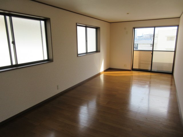 E.Cハイツの居間・リビング