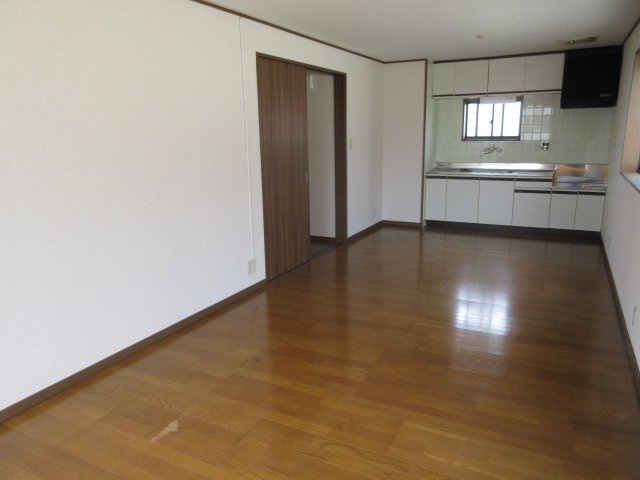 E.Cハイツの居間・リビング