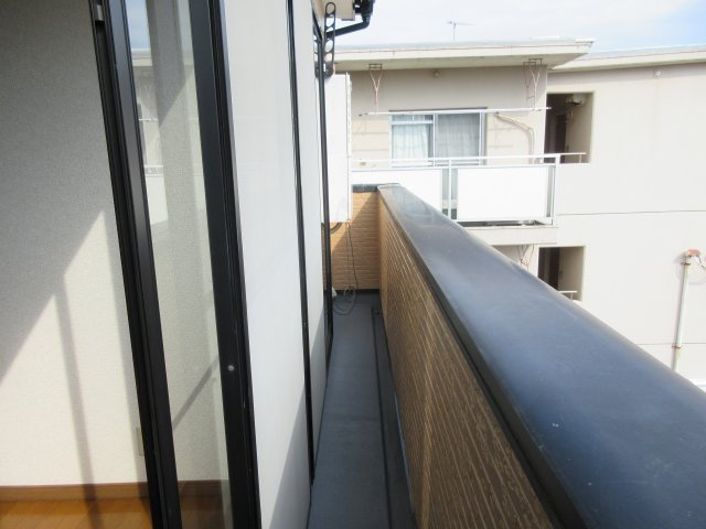 E.Cハイツのバルコニー