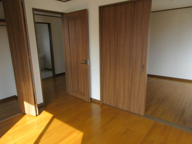 E.Cハイツの洋室