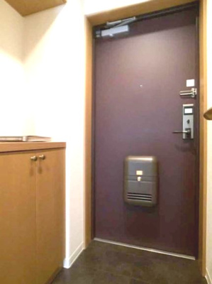 【玄関】 | エスタシオン高石 | ※イメージ　同物件・別号室の写真