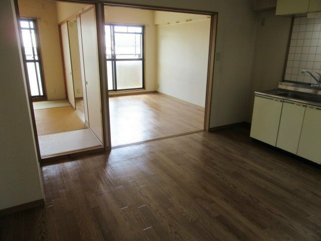 セントラルハイツ中平の居間・リビング