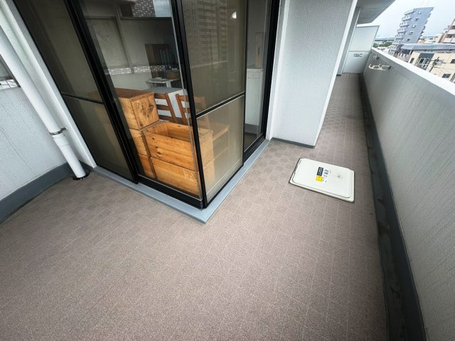 ヒューマンズ六ツ門のバルコニー