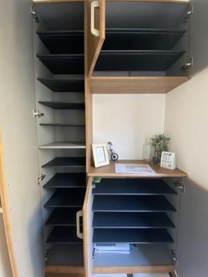 【収納】 | 新築戸建/小岩1棟 | 収納力とデザイン性を兼ね揃えた玄関収納がございます。