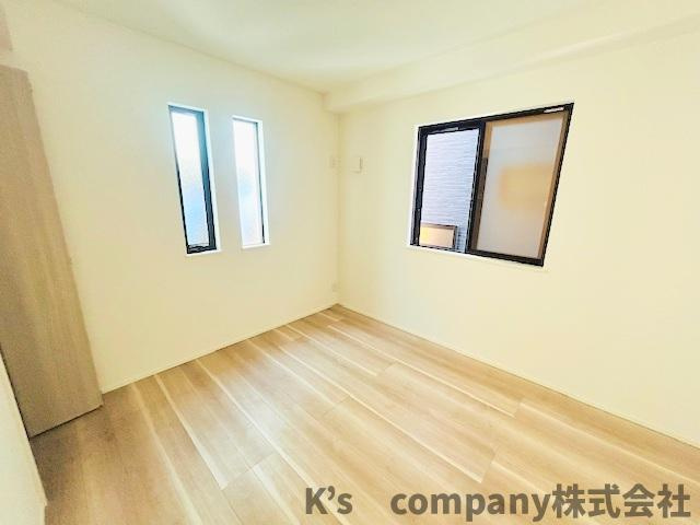 茅ヶ崎市今宿　新築戸建　2号棟の子供部屋|サービスルーム5.2帖◇お子様のお部屋や趣味のお部屋にいかがでしょうか♪