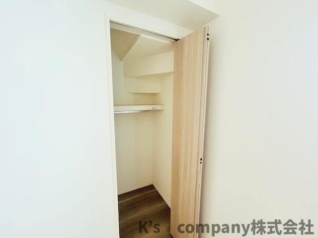 茅ヶ崎市今宿　新築戸建　2号棟の収納|サービスルーム5.2帖の収納スペース◇