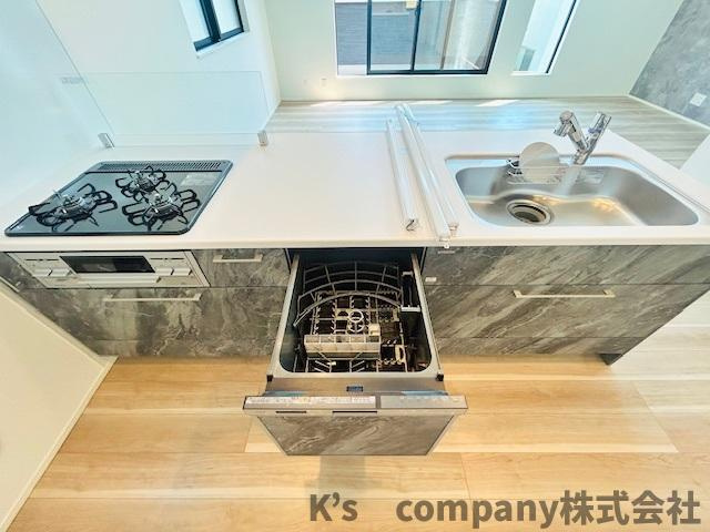 茅ヶ崎市今宿　新築戸建　2号棟のキッチン|食器洗い乾燥機付きで家事の時短になります◇