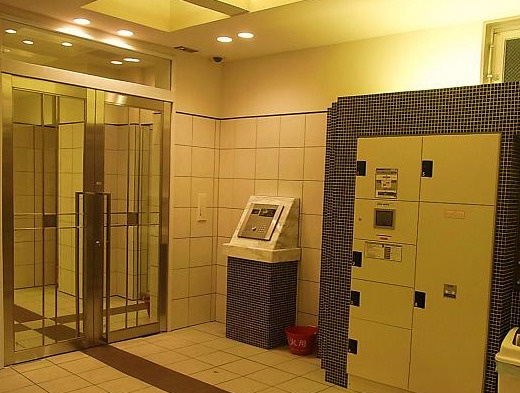 アバンサハウスのロビー