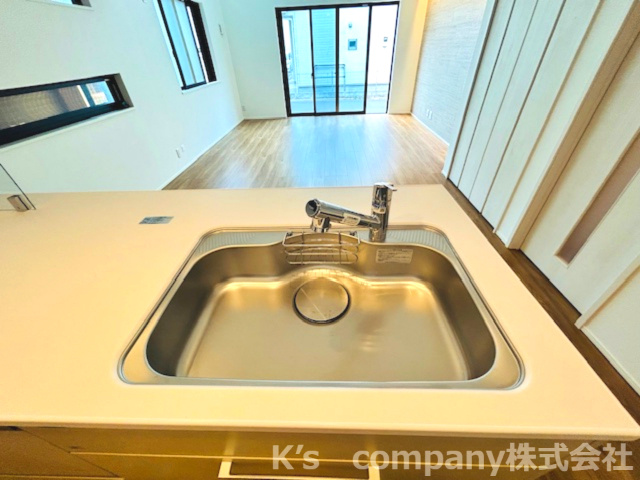 茅ヶ崎市今宿　新築戸建　3号棟のキッチン|ステンレス製のシンクは耐久性がございます♪