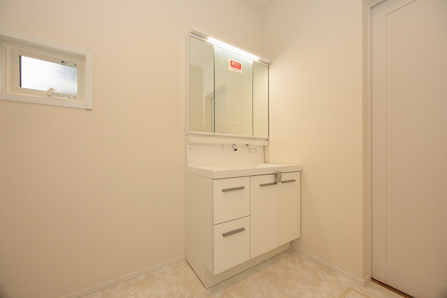 サンコート　鞍手郡鞍手町中山の独立洗面台