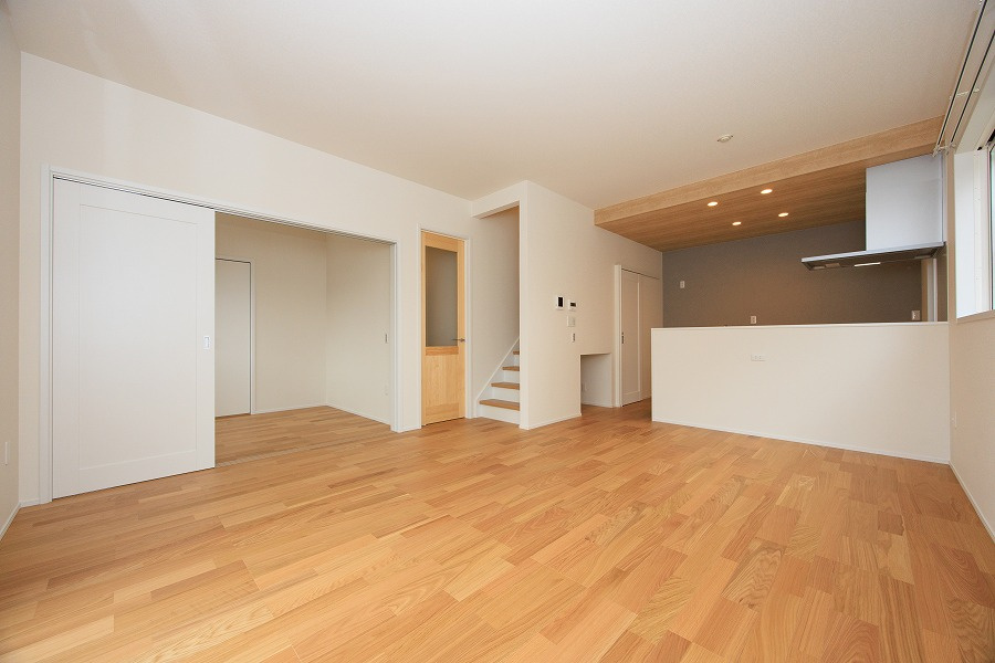 サンコート　鞍手郡鞍手町中山の居間・リビング