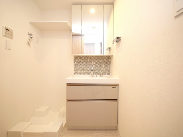 シーズンフラッツ新大阪の独立洗面台