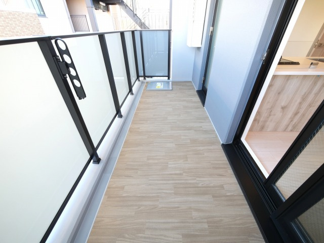 シーズンフラッツ新大阪のバルコニー