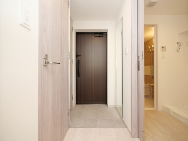 シーズンフラッツ新大阪の玄関