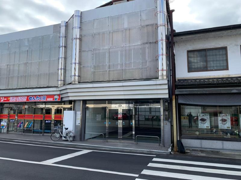 駅前　事務所