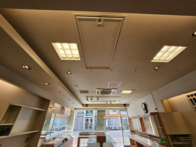 駅前　店舗の収納