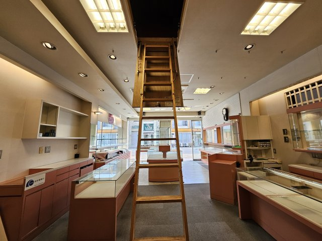 駅前　店舗の収納