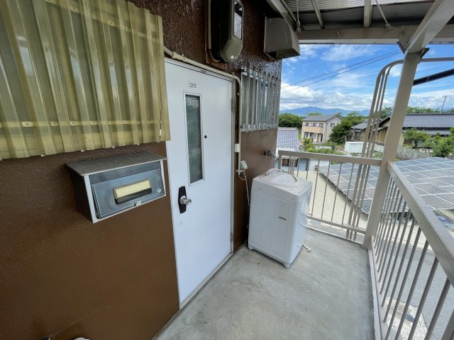 ハイツミツワの玄関