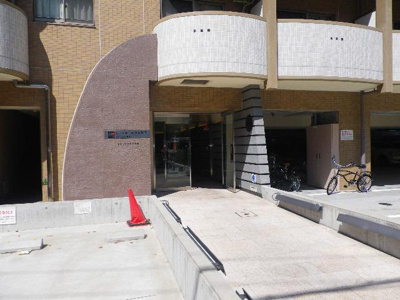 【エントランス】 | ライブコート北梅田