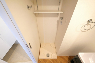 【設備】 | セレニテ東三国ミラク | 洗濯機置き場です