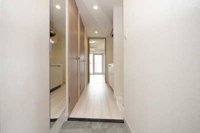 【玄関】 | プレサンス天王寺勝山 | 収納もある玄関です