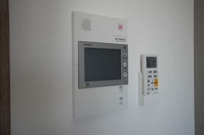 【セキュリティ】 | アドバンス大阪ストーリア | モニター付きインターホンです